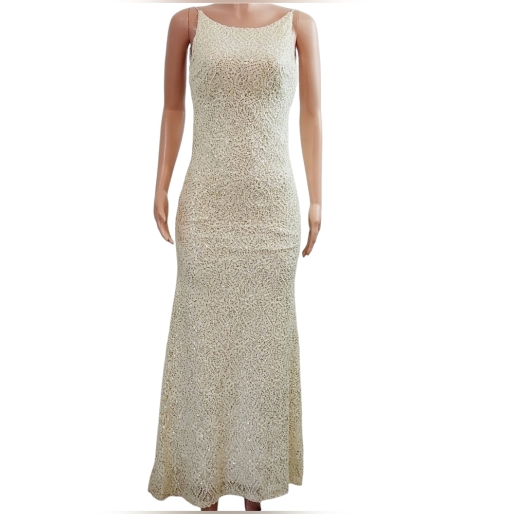 B. Darlin Ivory Formal Open Back Maxi Sequin Dress Size: 5/6